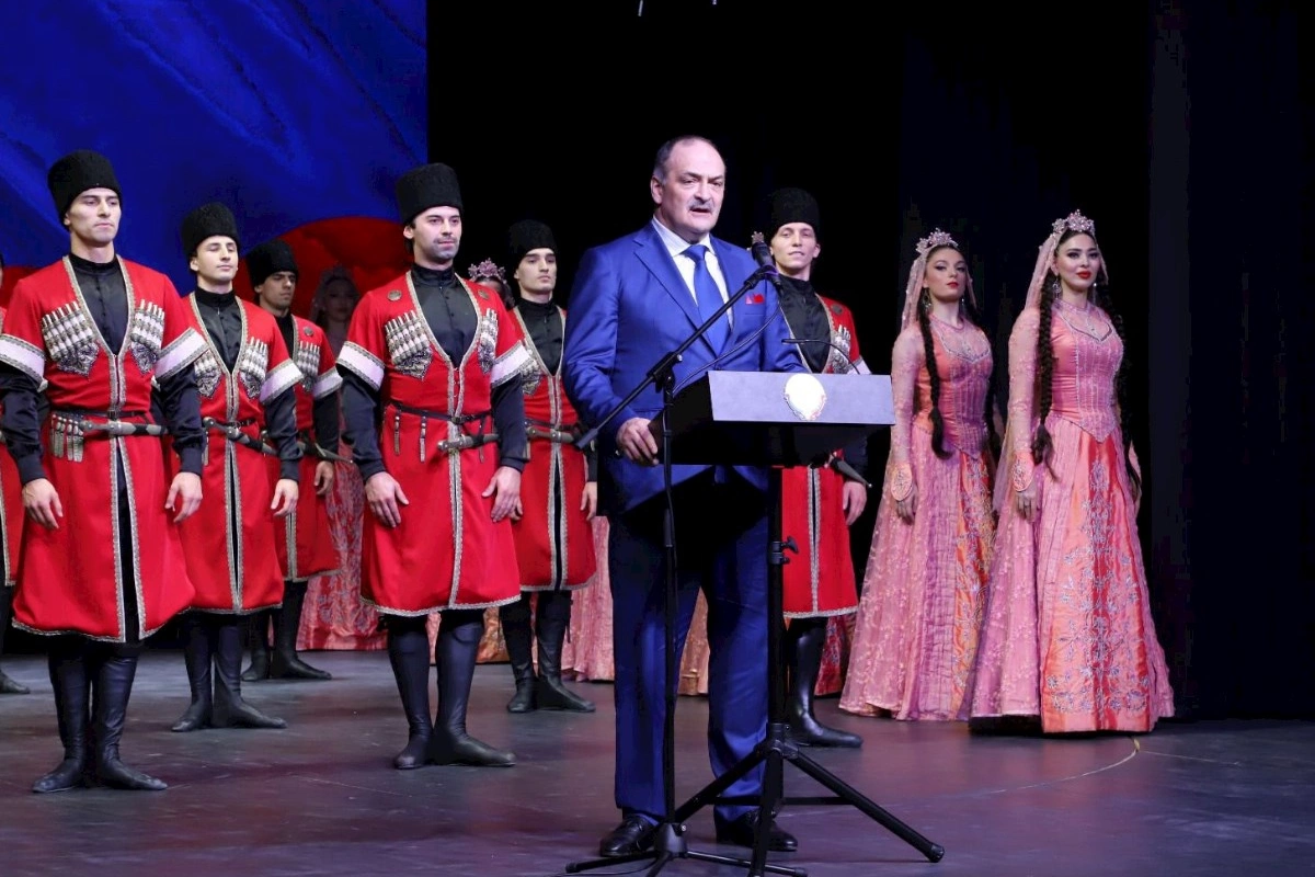 Prezident Dərbənddə Azərbaycan Dövlət Musiqili Dram Teatrının açılışı münasibətilə təbrik ünvanlayıb — FOTOLAR