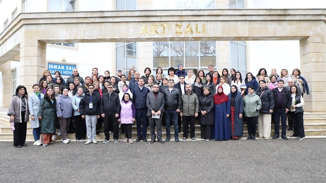Novruz- 2026 düşərgəsi çərçivəsində tanınmış şair, yazıçı və kinodramaturq, İlqar Fəhmi ilə görüş keçirilib — FOTOLAR