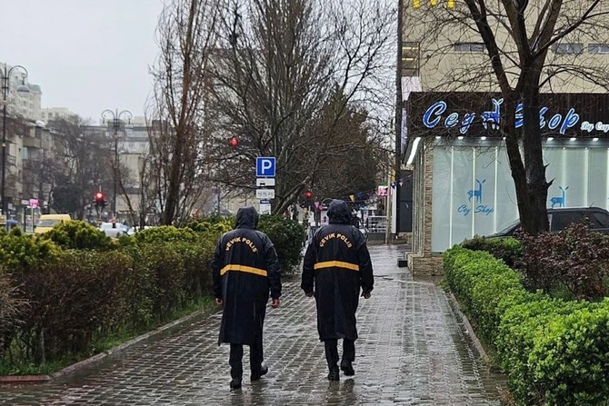 1 sutkada 763 nəfər 102-yə müraciət etdi — FOTOLAR