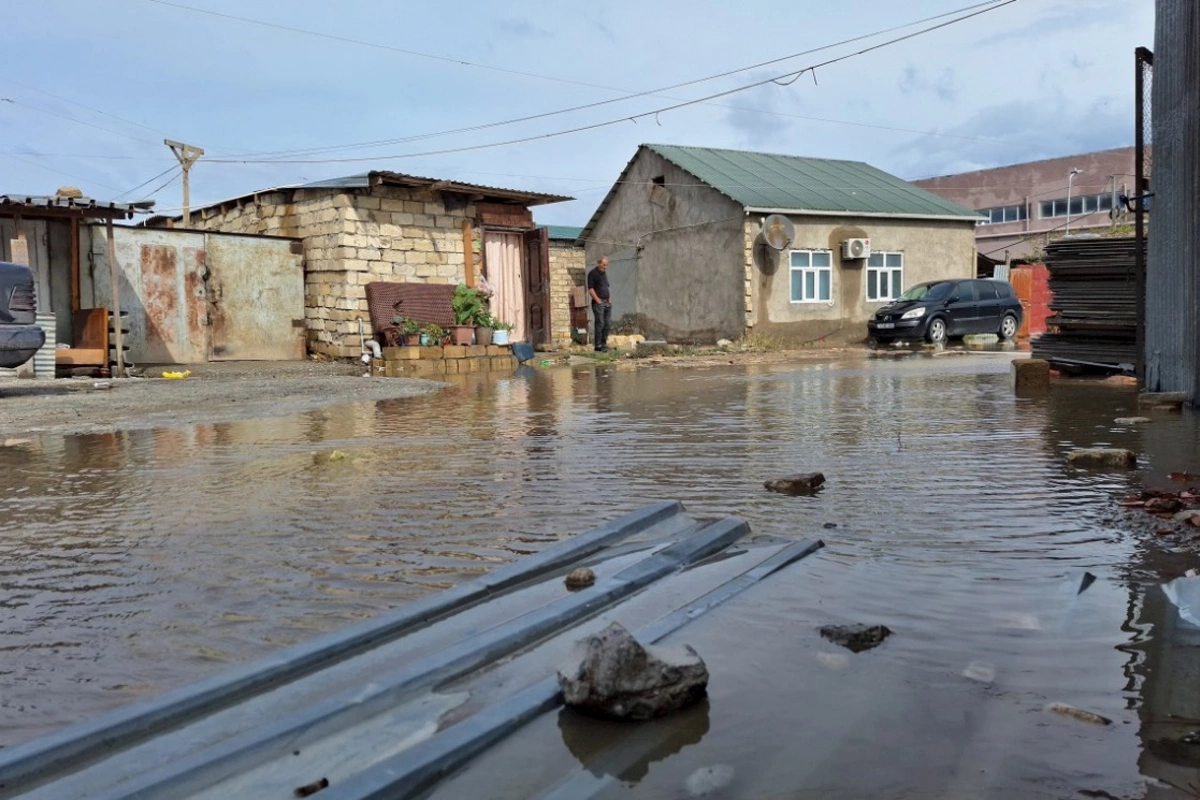 Güclü yağış Bakıya bu dərsi verdi: Hamı əvvəldən etdirməli idi