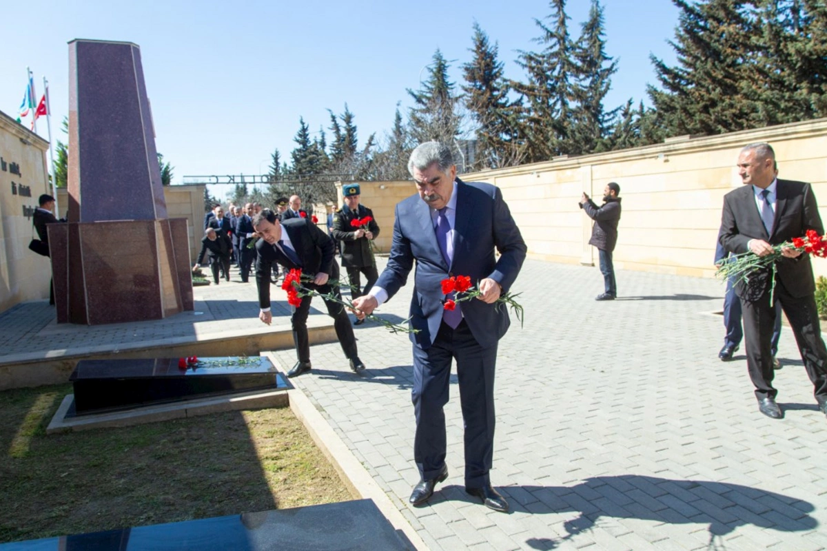 Salyanda 31 Mart-Azərbaycanlıların Soyqırımı Günü dərin hüznlə qeyd olundu — FOTOLAR