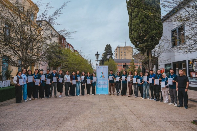 Öyrənmək üçün oyna layihəsinin düşərgə mərhələsi keçirildi — FOTOLAR Öyrənmək üçün oyna layihəsinin düşərgə mərhələsi keçirildi — FOTOLAR