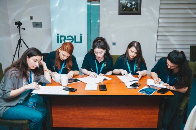 Öyrənmək üçün oyna layihəsinin düşərgə mərhələsi keçirildi — FOTOLAR Öyrənmək üçün oyna layihəsinin düşərgə mərhələsi keçirildi — FOTOLAR