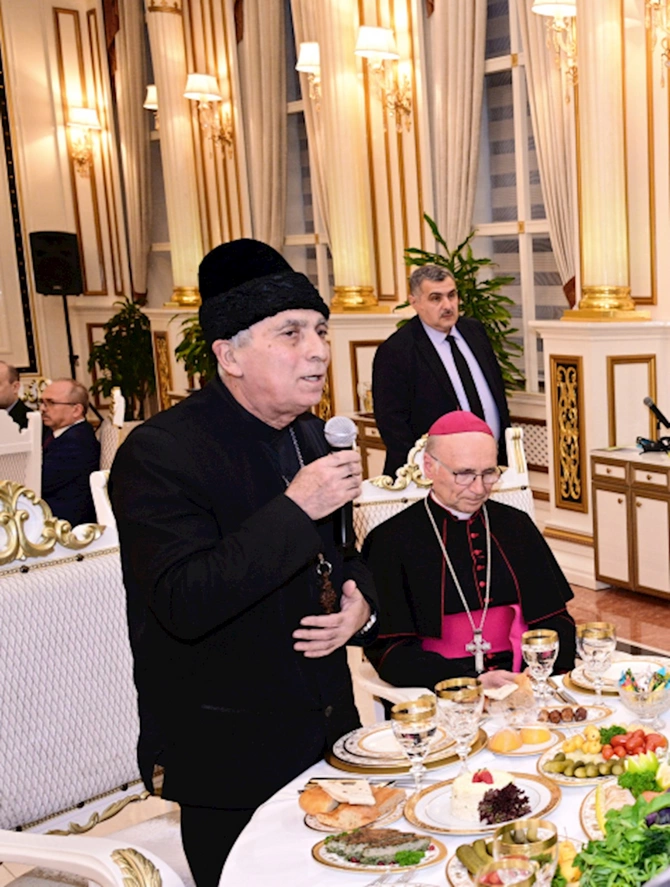 Prezidentin qızları iftar mərasimində — FOTOLAR