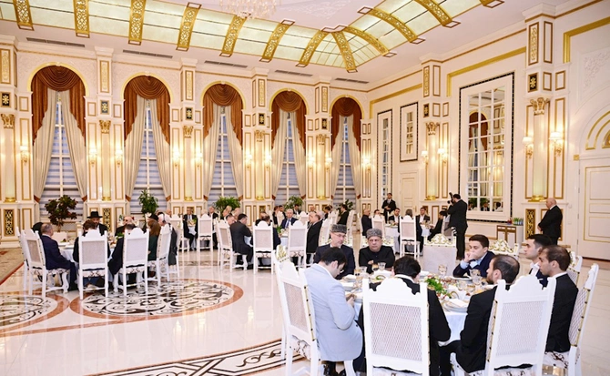 Prezidentin qızları iftar mərasimində — FOTOLAR