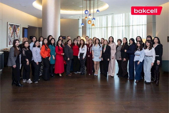 Bakcell 8 Martı xanım jurnalistlərlə birgə qeyd etdi — FOTOLAR