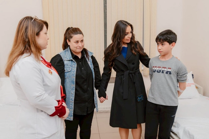 Leyla Əliyeva Bakıdakı Uşaq Klinik Xəstəxanasında — FOTOLAR