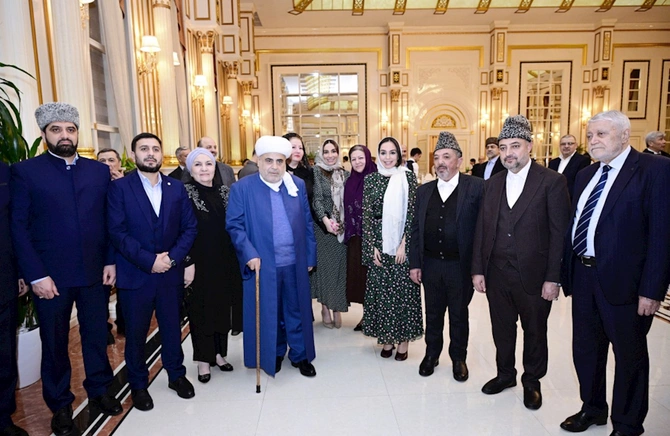 Prezidentin qızları iftar mərasimində — FOTOLAR