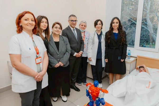 Leyla Əliyeva Bakıdakı Uşaq Klinik Xəstəxanasında — FOTOLAR