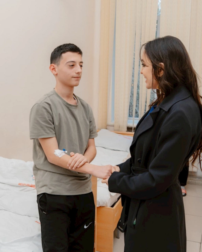 Leyla Əliyeva Bakıdakı Uşaq Klinik Xəstəxanasında — FOTOLAR