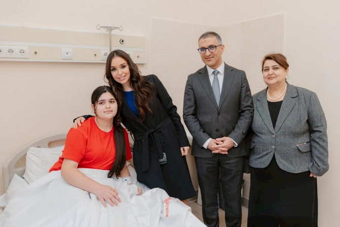 Leyla Əliyeva Bakıdakı Uşaq Klinik Xəstəxanasında — FOTOLAR