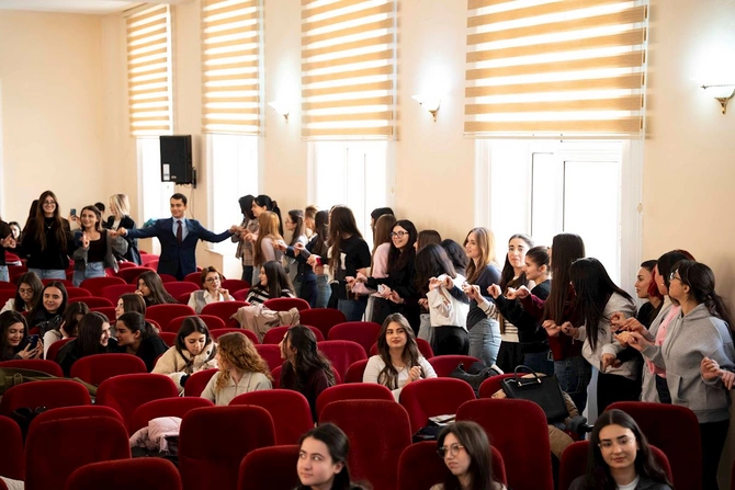 “Qərbi Azərbaycan irsini tanı” layihəsi çərçivəsində seminar keçirilib — FOTOLAR