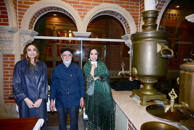 Prezidentin qızları iftar mərasimində — FOTOLAR
