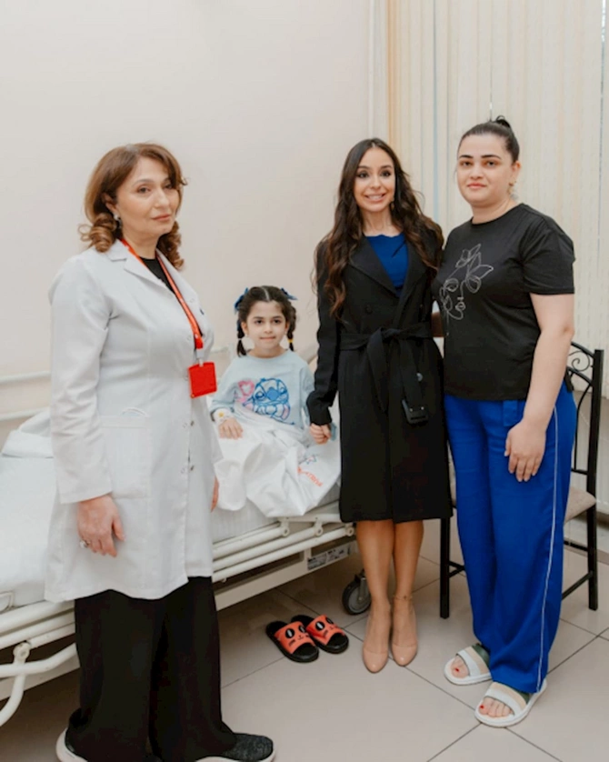 Leyla Əliyeva Bakıdakı Uşaq Klinik Xəstəxanasında — FOTOLAR