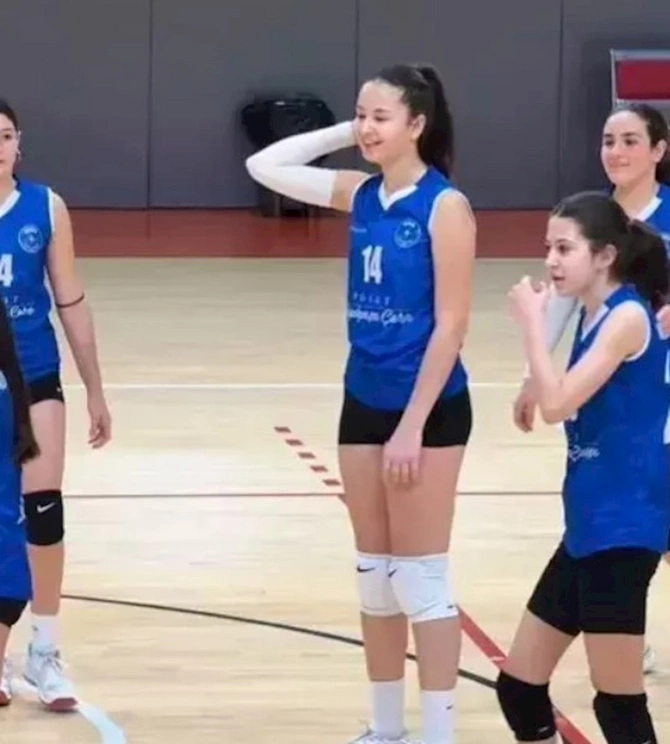 “İmparator”un 12 yaşlı qızı 1.80 m boyu ilə təəccübləndirdi — FOTOLAR