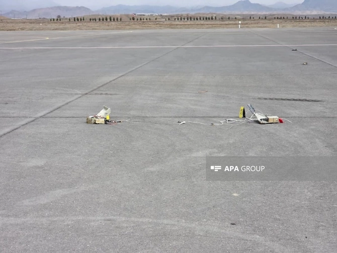 İranın dron zərbələri nəticəsində Naxçıvan aeroportunun uçuş-eniş zolağına da zərər dəyib — FOTOLAR İranın dron zərbələri nəticəsində Naxçıvan aeroportunun uçuş-eniş zolağına da zərər dəyib — FOTOLAR