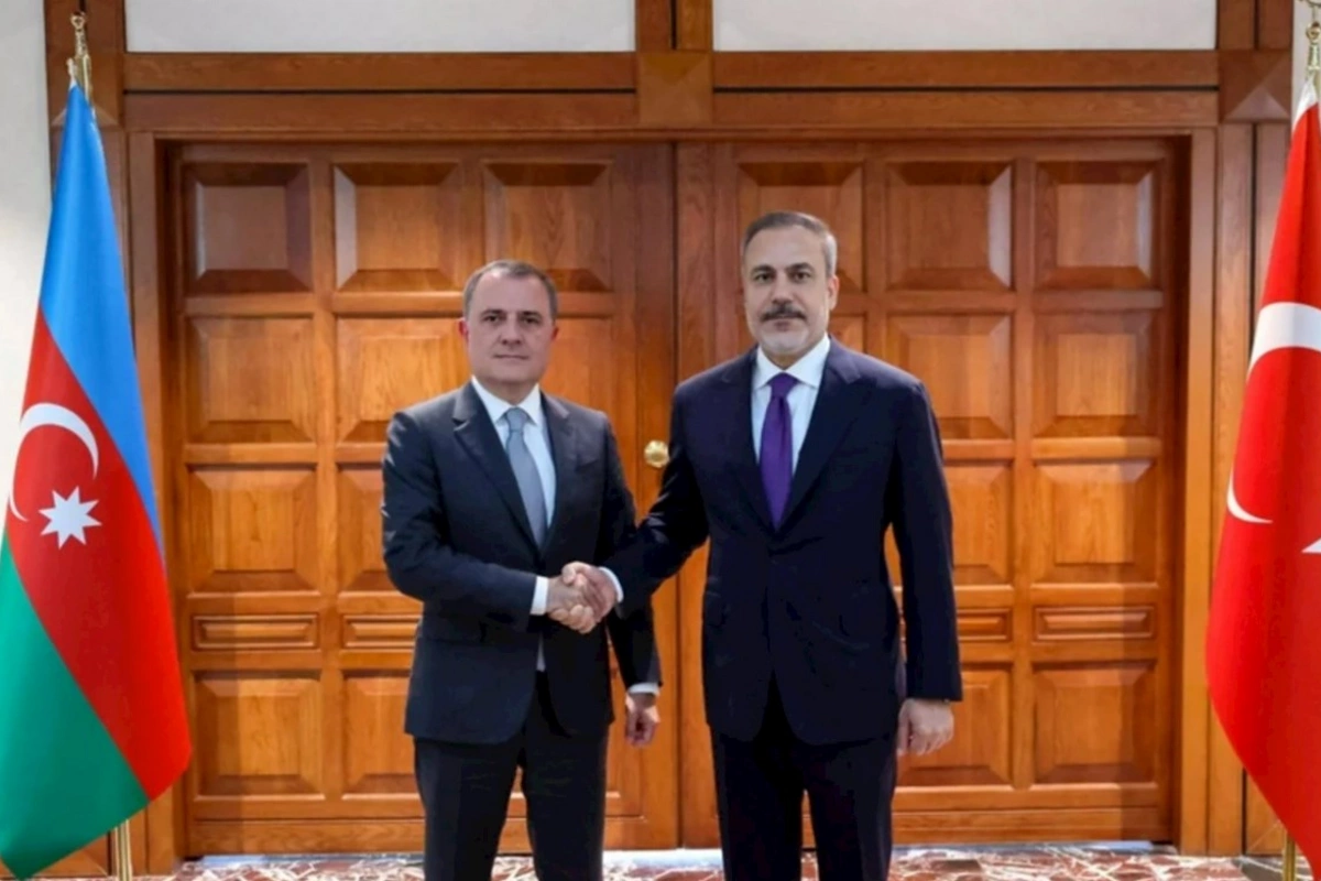 Ceyhun Bayramov Hakan Fidanla İranın Naxçıvana hücumunu müzakirə edib — YENİLƏNİB