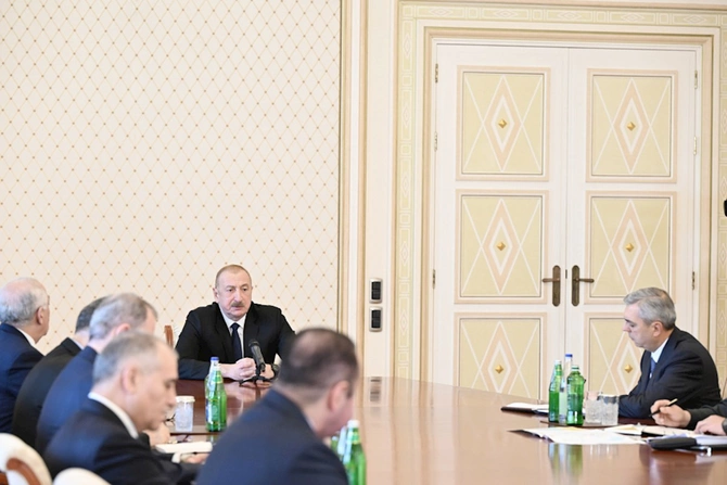 Prezident Təhlükəsizlik Şurasının iclasını keçirdi — FOTOLAR Prezident Təhlükəsizlik Şurasının iclasını keçirdi — FOTOLAR