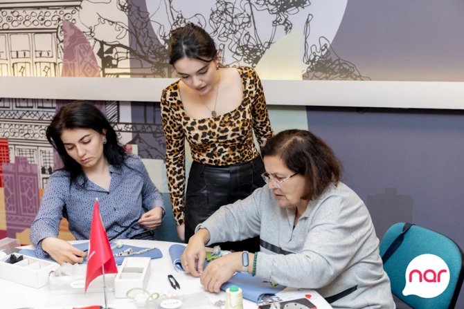 “Nar” 8 Mart münasibətilə xanım jurnalistləri təbrik etdi — FOTOLAR “Nar” 8 Mart münasibətilə xanım jurnalistləri təbrik etdi — FOTOLAR