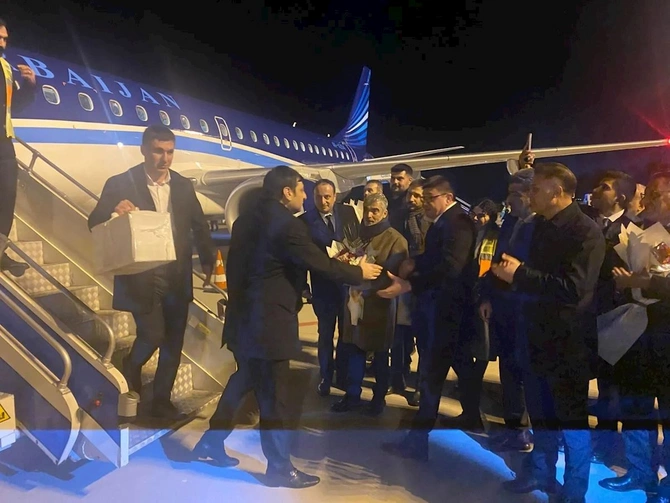 Naxçıvana düşən PUA səbəbilə Naxçıvan uçuşları ləğv edilərək Iğdıra yönləndirildi — FOTOLAR