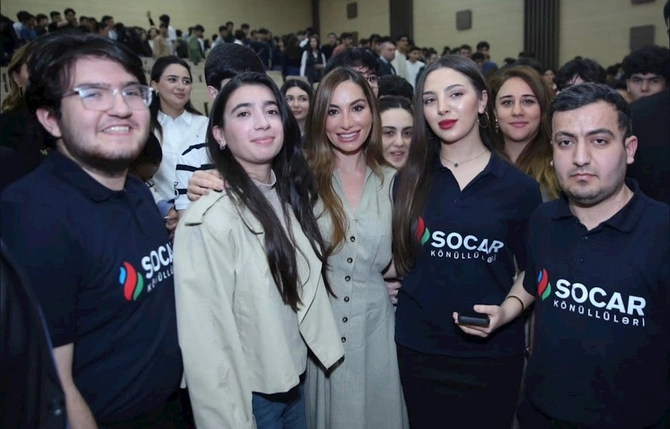 Arzu Əliyeva Bakı Ali Neft Məktəbində — FOTOLAR Arzu Əliyeva Bakı Ali Neft Məktəbində — FOTOLAR