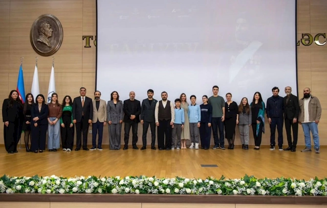 Arzu Əliyeva Bakı Ali Neft Məktəbində — FOTOLAR Arzu Əliyeva Bakı Ali Neft Məktəbində — FOTOLAR
