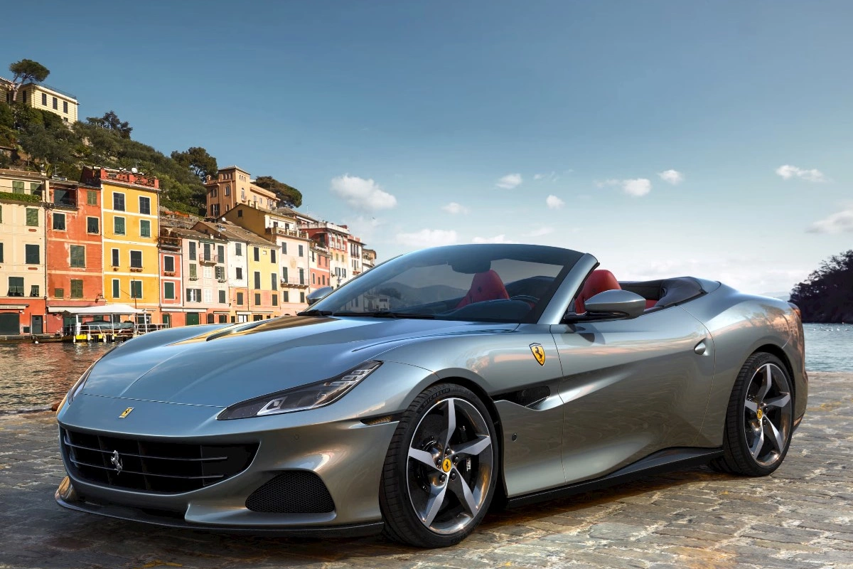 Sosial yardım alan şəxs Ferrari sürərkən tutuldu