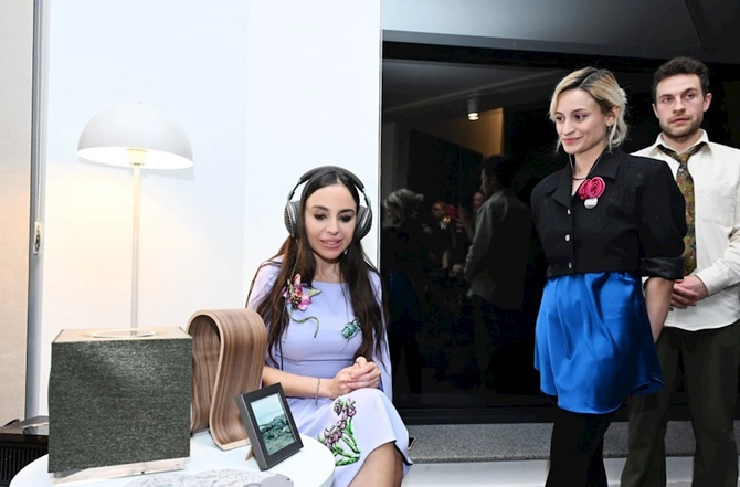 Leyla Əliyeva sərgidə iştirak etdi — FOTOLAR Leyla Əliyeva sərgidə iştirak etdi — FOTOLAR
