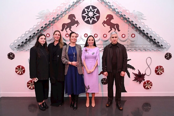 Leyla Əliyeva sərgidə iştirak etdi — FOTOLAR Leyla Əliyeva sərgidə iştirak etdi — FOTOLAR