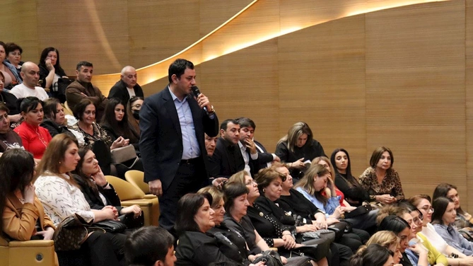 Müəllimlərin attestasiyası ilə əlaqədar növbəti məlumatlandırıcı görüş keçirilib — FOTOLAR