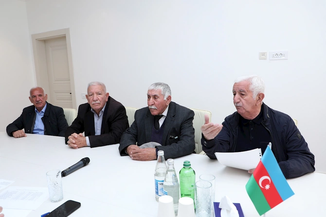 Azəriqaz İB-nin baş direktoru Laçında vətəndaş qəbulu keçirib — FOTOLAR Azəriqaz İB-nin baş direktoru Laçında vətəndaş qəbulu keçirib — FOTOLAR