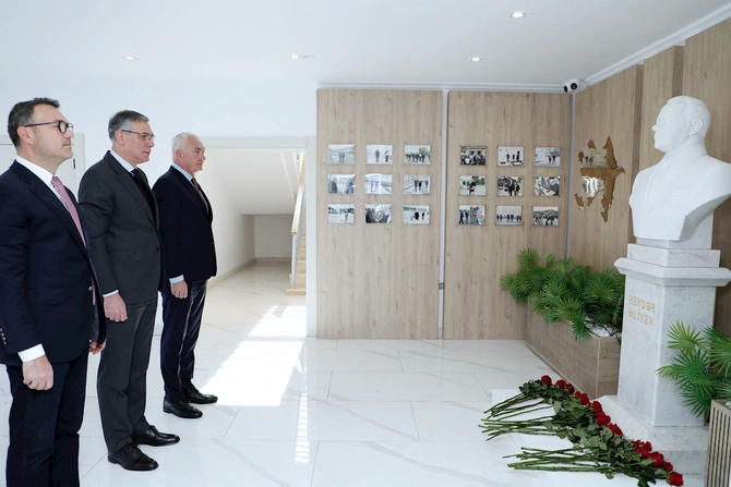 Azəriqaz İB-nin baş direktoru Laçında vətəndaş qəbulu keçirib — FOTOLAR Azəriqaz İB-nin baş direktoru Laçında vətəndaş qəbulu keçirib — FOTOLAR