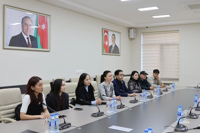Medianın İnkişafı Agentliyində Monqolustan nümayəndə heyəti ilə görüş keçirilib — FOTOLAR Medianın İnkişafı Agentliyində Monqolustan nümayəndə heyəti ilə görüş keçirilib — FOTOLAR