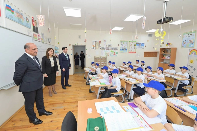 İdris İsayev Qubada pedaqoji heyətlə görüşdü — FOTOLAR İdris İsayev Qubada pedaqoji heyətlə görüşdü — FOTOLAR