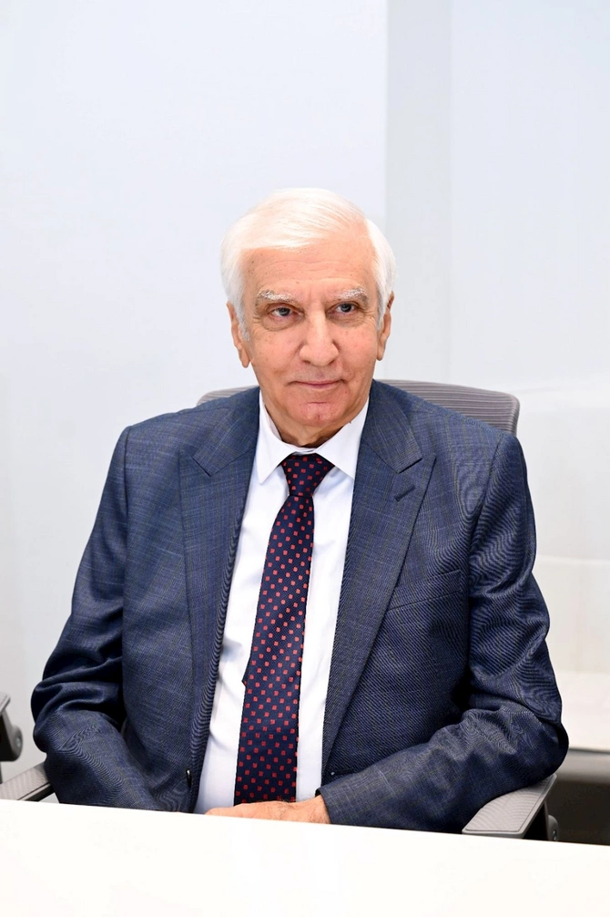 Ramiz Həsənoğluya “Fəxri diplom” verildi — FOTOLAR