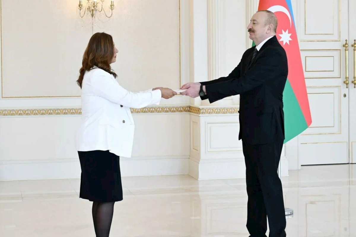 İlham Əliyev Kolumbiyanın Azərbaycana yeni təyin olunmuş səfirini qəbul edib — FOTOLAR (YENİLƏNİB)