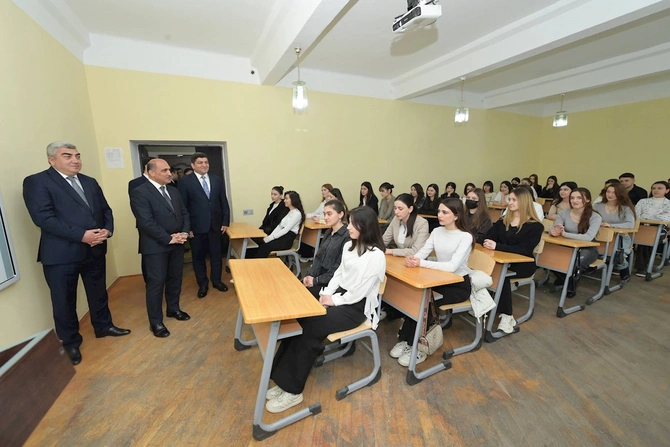 İdris İsayev Qubada pedaqoji heyətlə görüşdü — FOTOLAR İdris İsayev Qubada pedaqoji heyətlə görüşdü — FOTOLAR