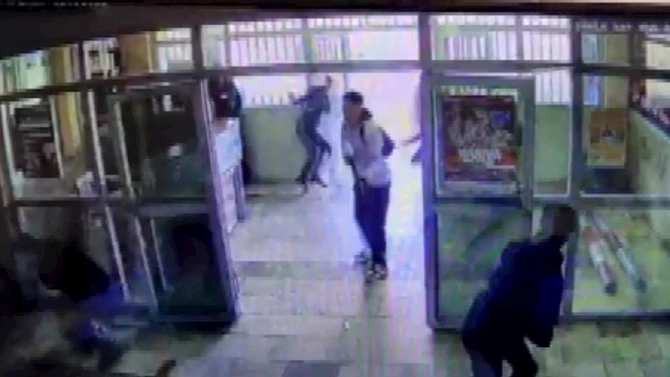16 nəfərin güllələndiyi həmin hücum anı — FOTOLAR 16 nəfərin güllələndiyi həmin hücum anı — FOTOLAR