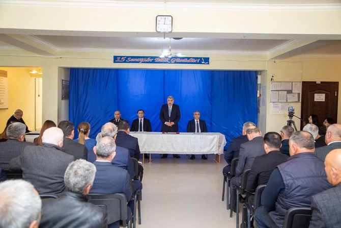 Salyan RİH başçısı vətəndaşlarla görüşüb — FOTOLAR