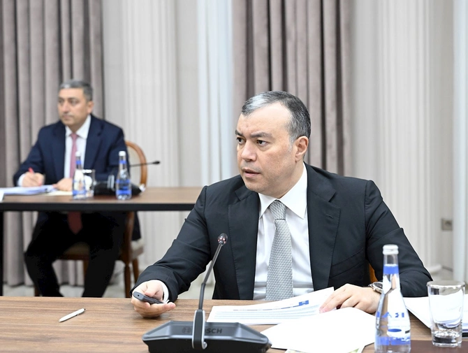 Əli Əsədov nazirləri topladı — FOTOLAR