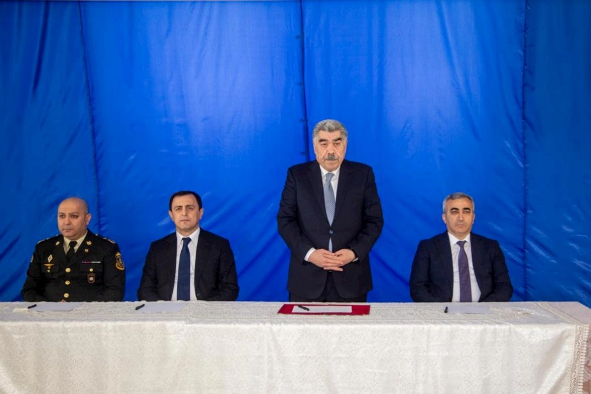 Salyan RİH başçısı vətəndaşlarla görüşüb — FOTOLAR