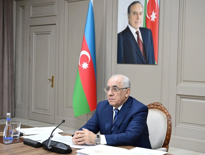 Əli Əsədov nazirləri topladı — FOTOLAR