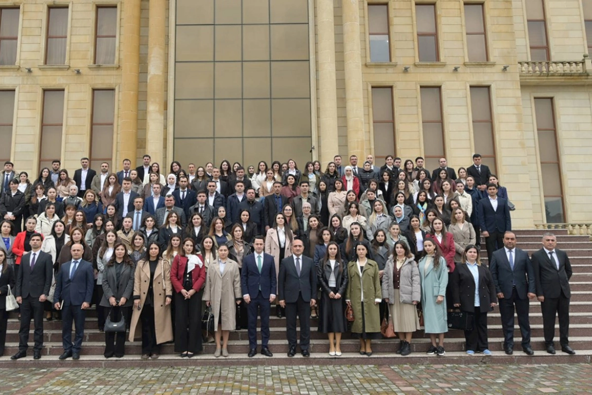 İdris İsayev Qubada pedaqoji heyətlə görüşdü — FOTOLAR