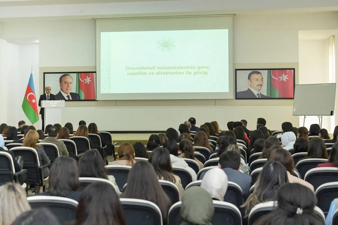 İdris İsayev Qubada pedaqoji heyətlə görüşdü — FOTOLAR İdris İsayev Qubada pedaqoji heyətlə görüşdü — FOTOLAR