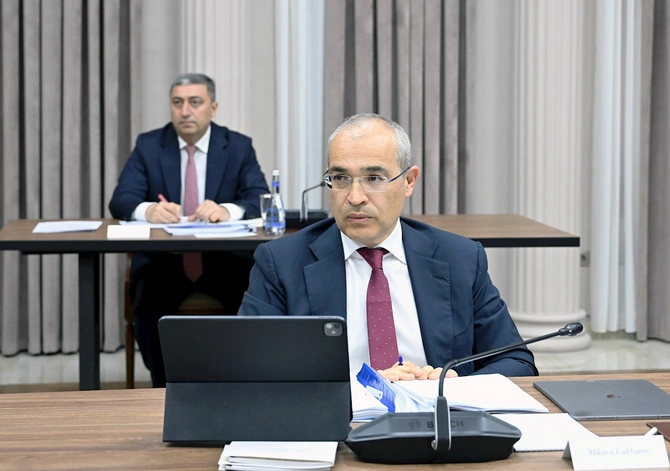 Əli Əsədov nazirləri topladı — FOTOLAR