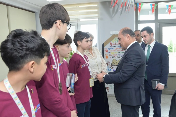 İdris İsayev Qubada pedaqoji heyətlə görüşdü — FOTOLAR İdris İsayev Qubada pedaqoji heyətlə görüşdü — FOTOLAR