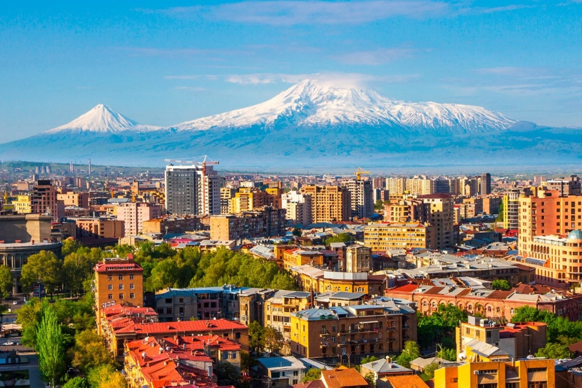 Paşinyan sülhdən danışır, İrəvanda separatçılar yürüş keçirir — Açıqlama