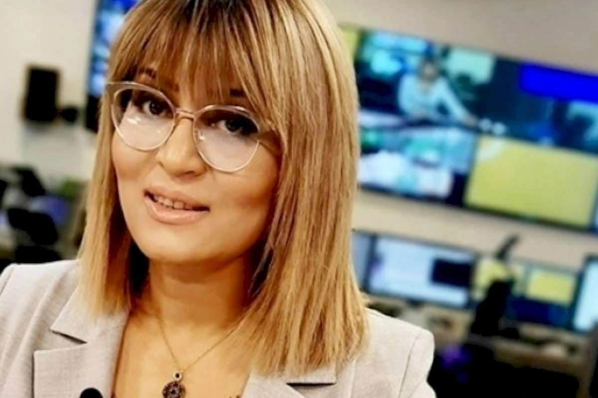 Tanınmış aparıcı həmkarlarını qınadı — “Heç kim bilməsə də, mən bilirəm”