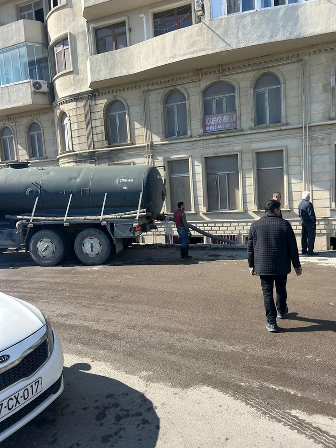 Abşeronda yağışın fəsadları aradan qaldırılır — FOTOLAR Abşeronda yağışın fəsadları aradan qaldırılır — FOTOLAR