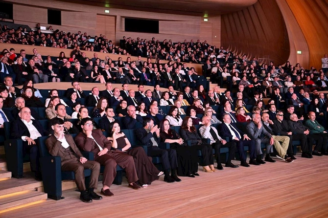 Heydər Əliyev Mərkəzində “Akinak” tammatejlı bədii filminin premyerası keçirilib — FOTOLAR Heydər Əliyev Mərkəzində “Akinak” tammatejlı bədii filminin premyerası keçirilib — FOTOLAR
